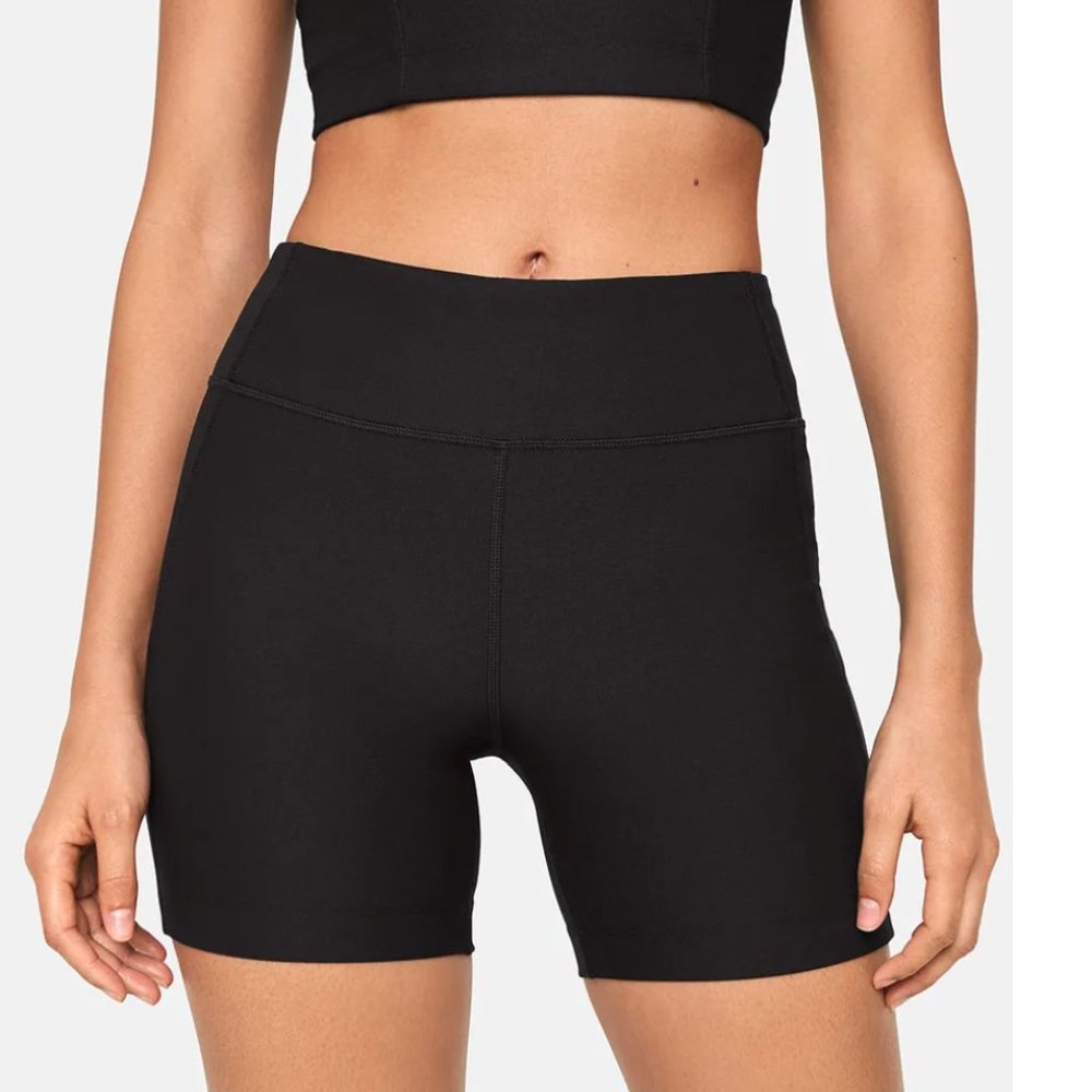 Outdoor Voices warmup bike short in black size xs